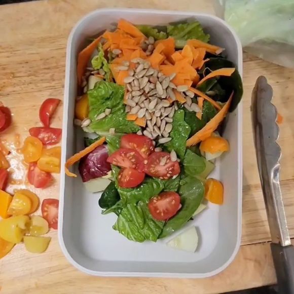 Foodie Bamboo Lunch Box in Gray NWT | Eco-Friendly and Sustainable | 7.5" x 5 - Picture 3 of 6